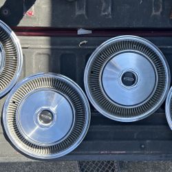 Vintage Oldsmobile Hubcaps – OEM Factory Wheel Covers – Set