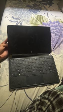 Windows Tablet Laptop 2-in-1 with Keyboard Dock – Powers On/Untested