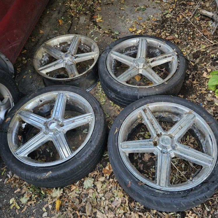 AS IS... 22 Inch Iroc Rims (Was On Ford Explorer)