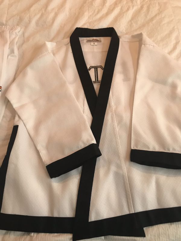 Taekwondo black belt uniform for Sale in Maple Valley, WA OfferUp
