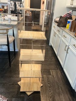 Rotating book shelf