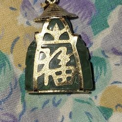 18 Kt Gold and Jade Carved Pendant