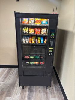Turnkey Vending Machine with Card Reader – Ready to Earn!