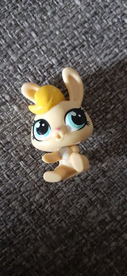 Littlest Pet Shop Bunny Figure