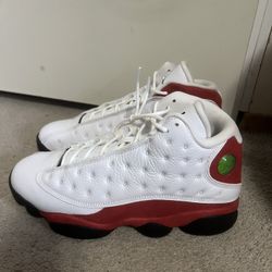 WORN ONCE JORDAN 13 CHERRY SIZE 9.5