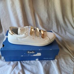 New Girls Tennis Size4 1/2