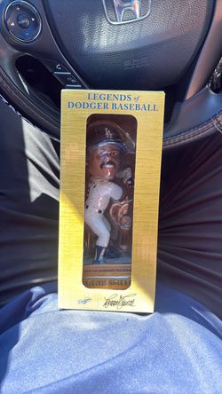 Bobble head reggie