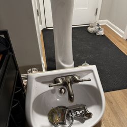 Pedestal Sink