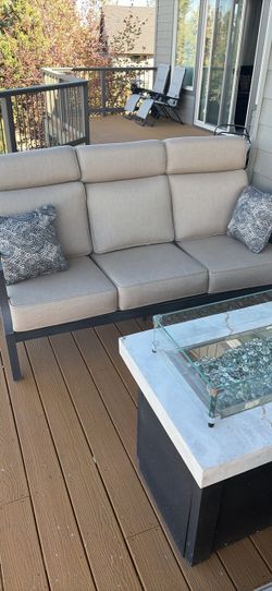 Outdoor Patio Sofa with Cushions