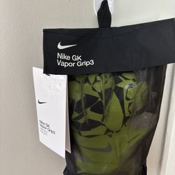 New Nike GK Vapor Grip3 Soccer Gloves - Size 9