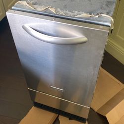 KitchenAid 18” Ice maker - For Parts