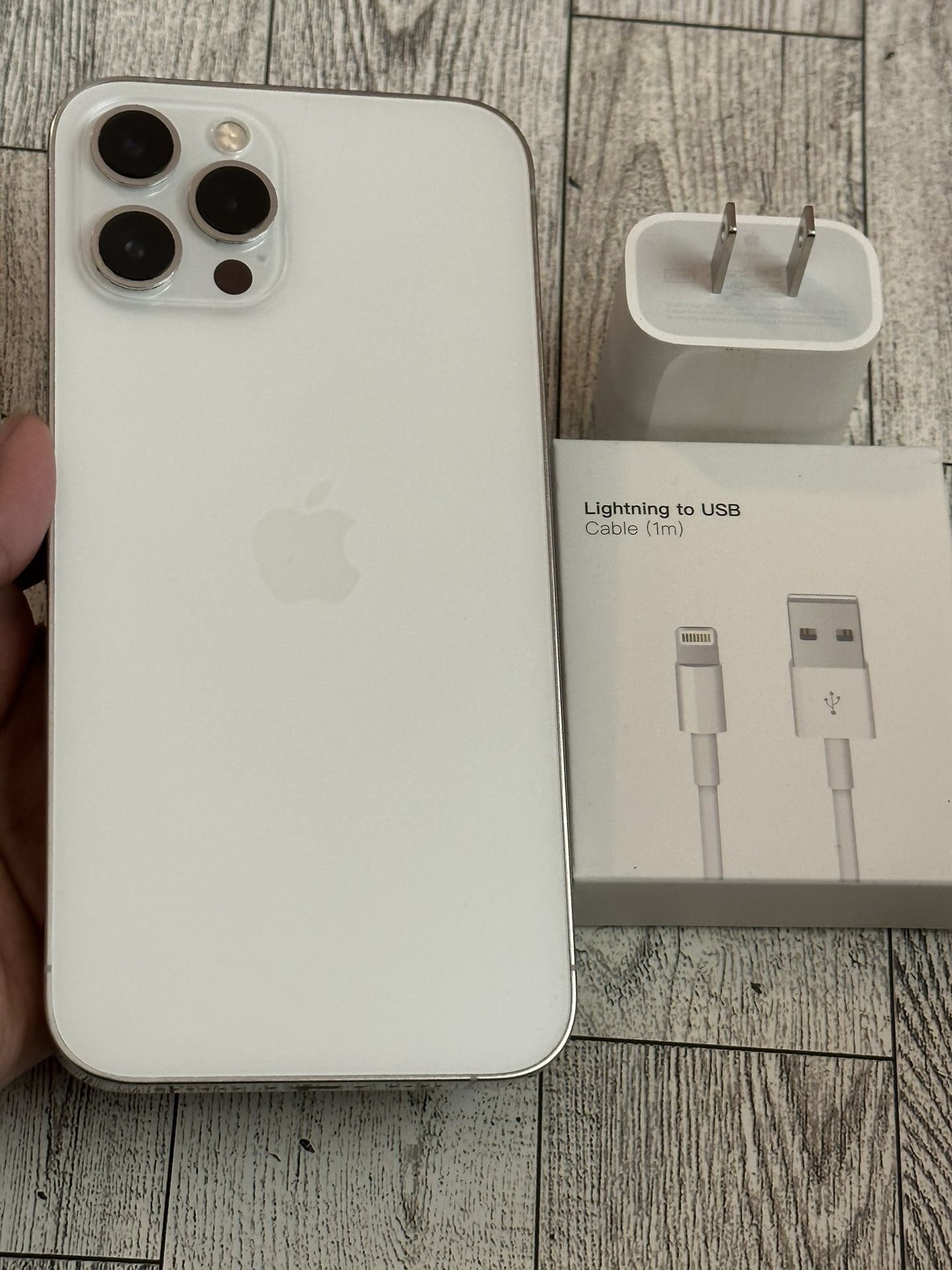 IPhone 12 Pro Max (256gb) White UNLOCKED, Excellent Condition