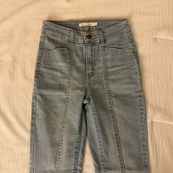 Women’s 725 Levi’s jeans