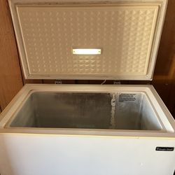 Chest Freezer 7.0 cu. ft. in White Magic Chef
