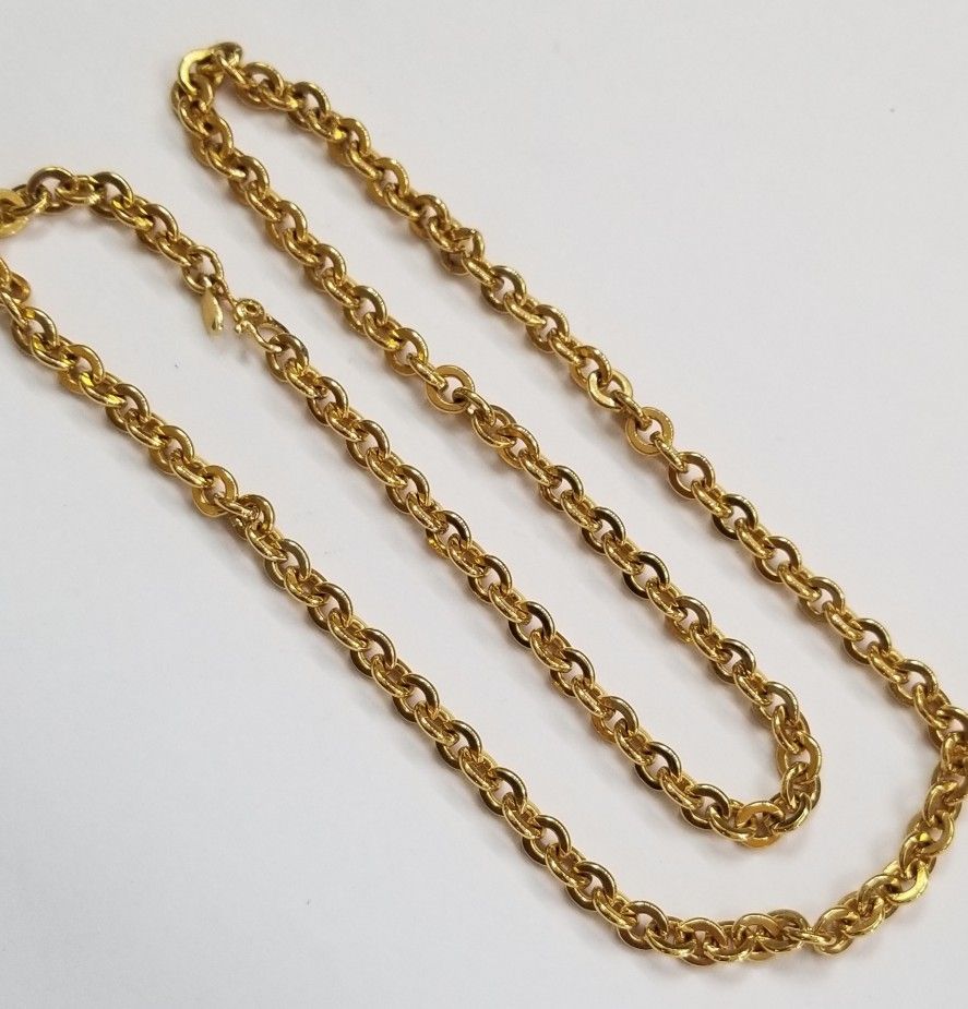 Chain By Monet