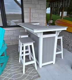 Outdoor bar-delivery available