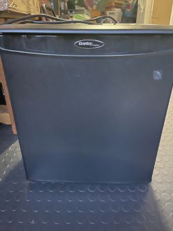 Dorm refrigerator