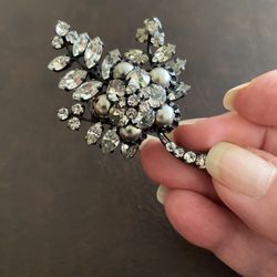 Antique Leaf Broach 