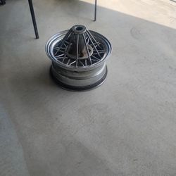 1,....15inch Gorilla 🦍. 150 .00 or Best Offer Today 