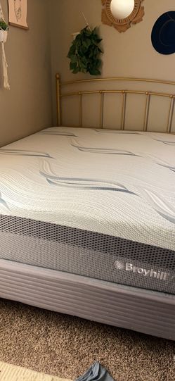 Queen Mattress And box spring