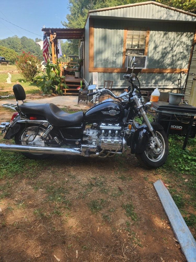 Open Title 1999 Honda 1500 GL And Bill Sale