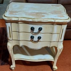 1- Vintage End Table  / Side Table ( 16 Wx 23 Lx 25 Height  ) 50.