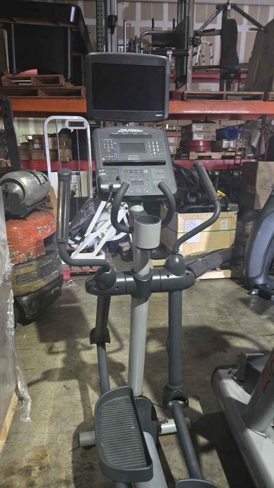 Life Fitness Elliptical 