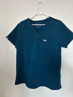 FIGS Technical Collection Women’s Scrub Top, Blue, V-Neck, Short Sleeve, Size L