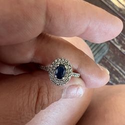 Beautiful Diomand Sapphire Ring