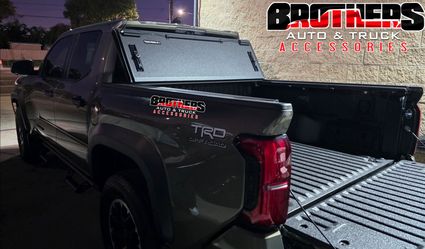 Tonneau Cover Flush Hard Bed Cover Tri-Fold Matte Finish Bakflip MX4 Tapaderas Al Raz