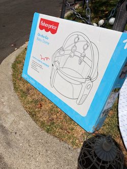 Brand New Fisher Price Portable Bassinet