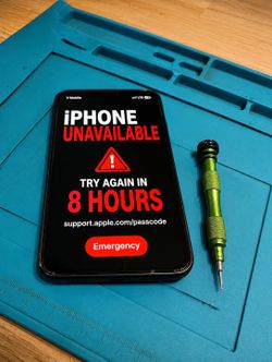 iphone back glass cracked or cracked screen cracked