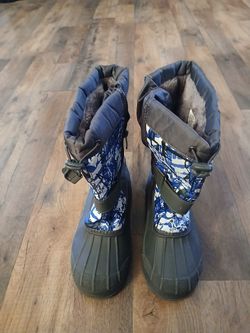 Kids Snow Boots Size 4Y 
