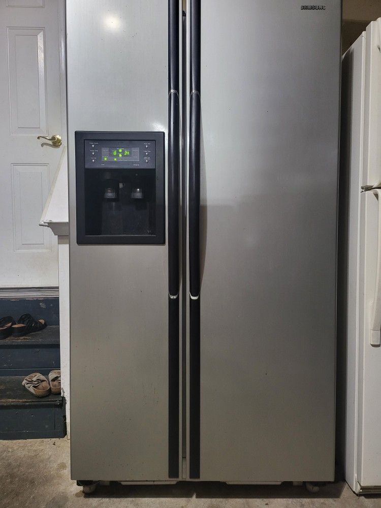 Samsung RS2545SH Refrigerator