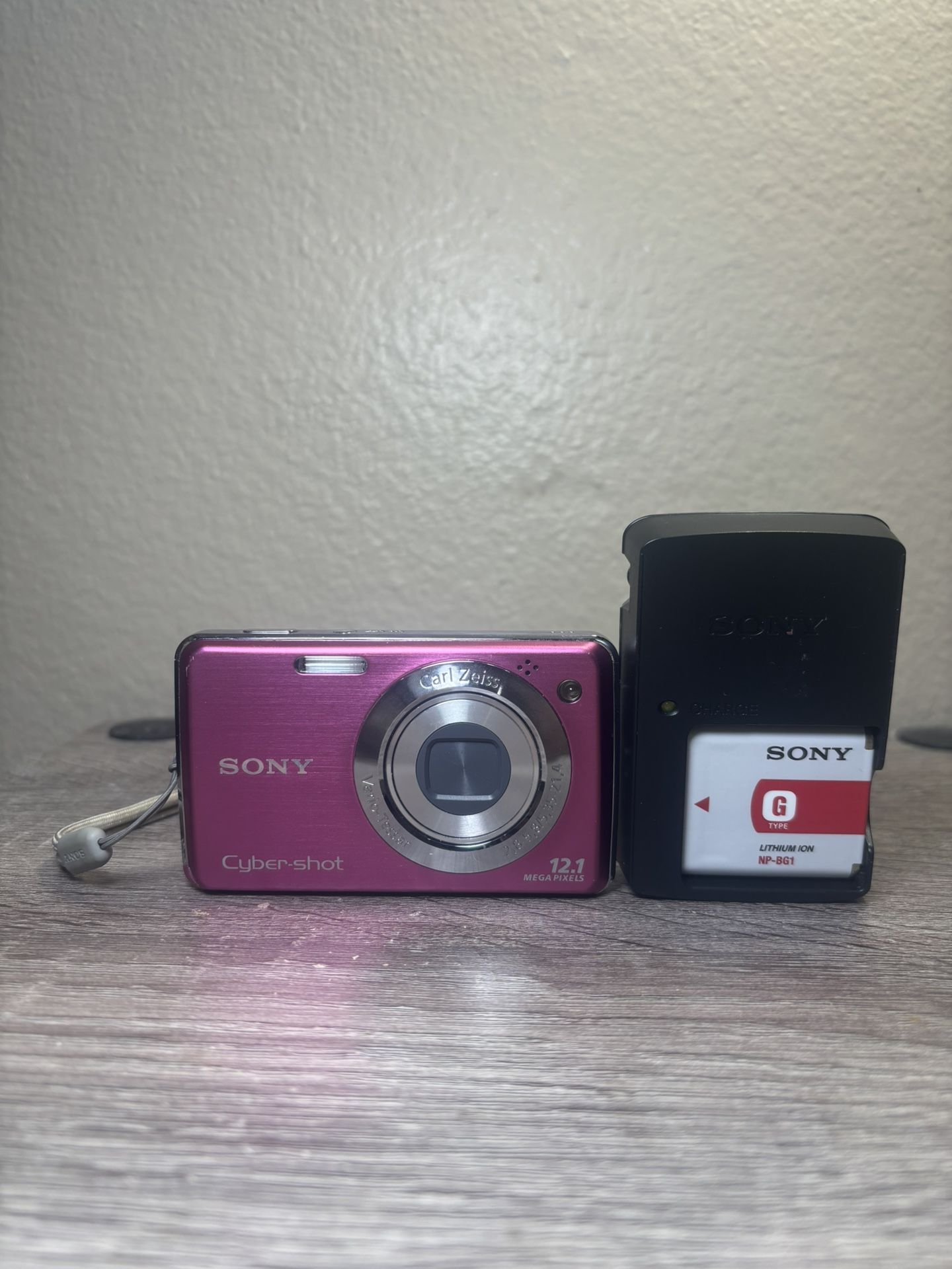 Sony CyberShot DSC-W220 12.1MP Pink Digital Camera