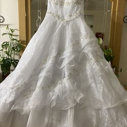 WEDDING DRESS 
