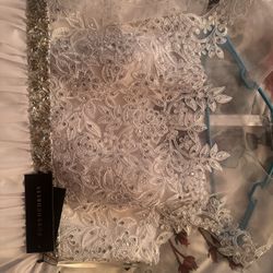 Never Worn Wedding Dress