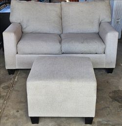 2-seater loveseat & matching square ottoman