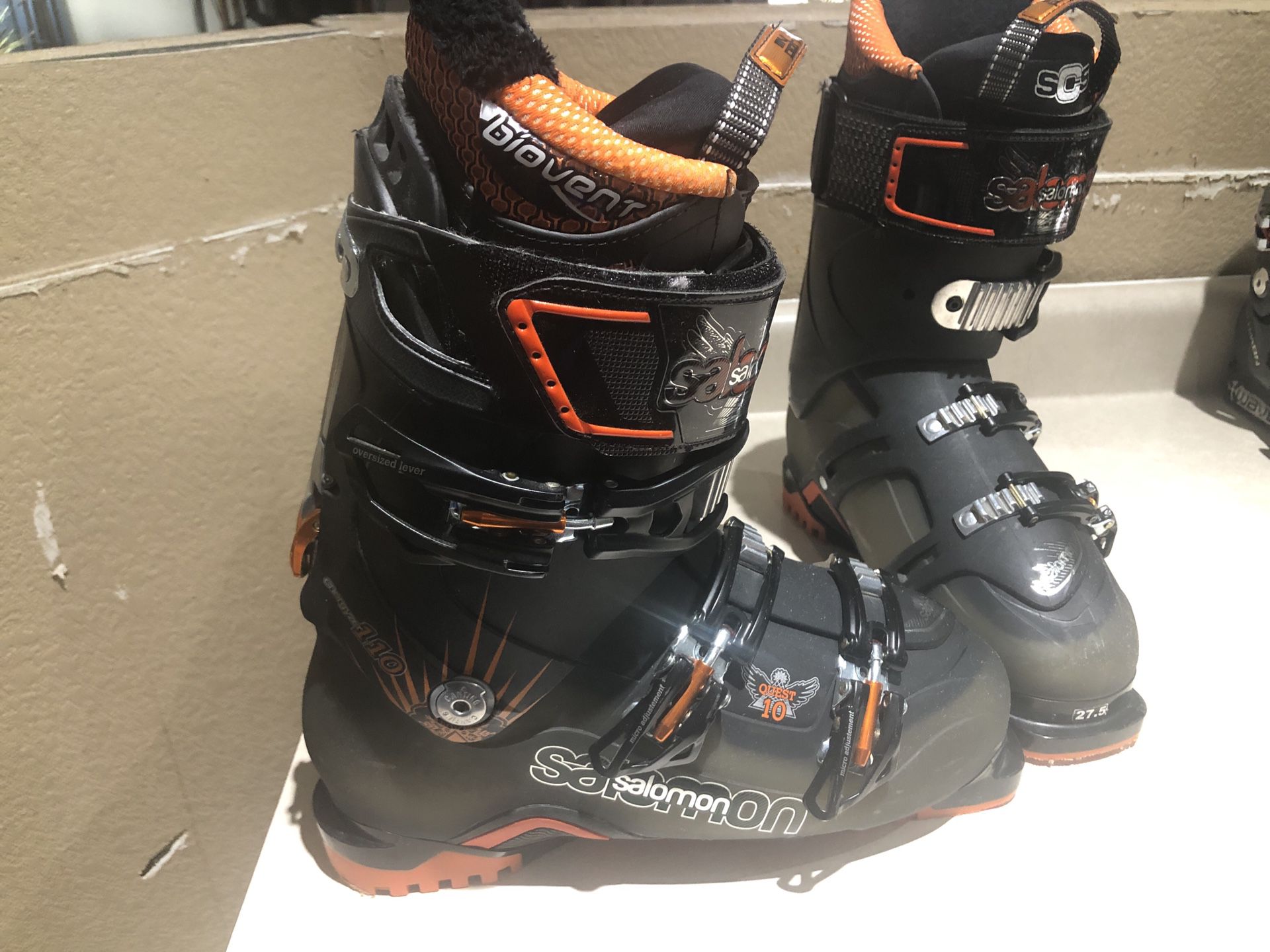 Men’s Salomon Quest 10 Ski Boots 27.5 or 9 1/2
