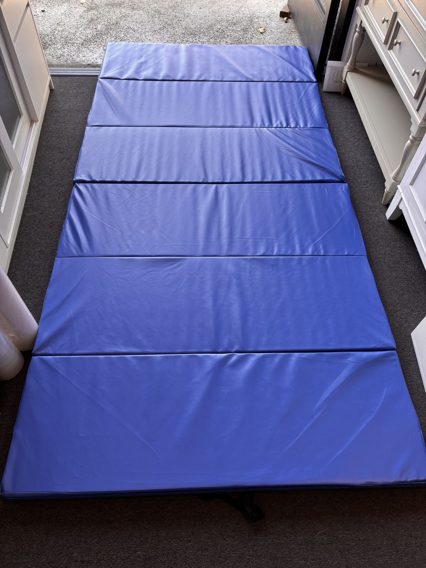 $70.00 New 4’x8’x2” 6 panel Gymnastics Mat Yoga Exercise