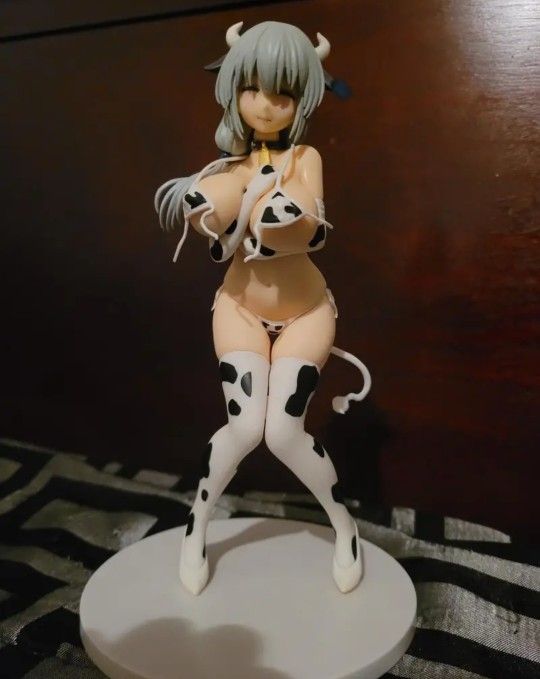 Tsuki Uzaki (Cow Pattern Bikini Ver.) 1/7 Scale Figure