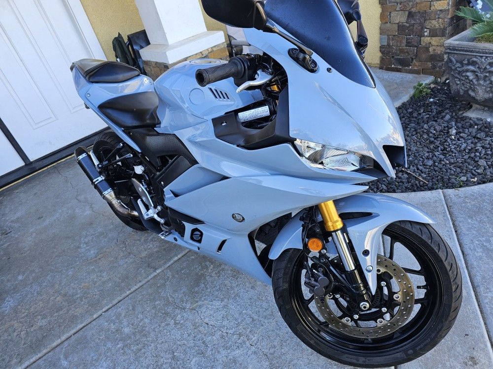 2019 Yamaha R3 Clean Title