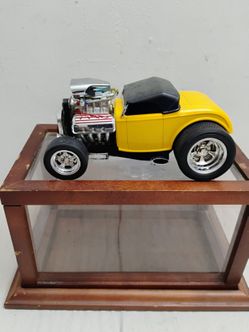 1933 Ford Coupe model toy