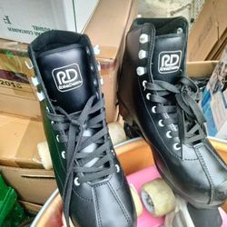 Roller skates 