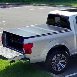 Tonneau Cover For Pick Up Trucks.