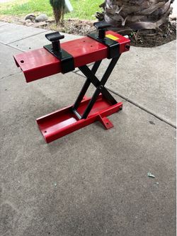 Motorcycle lift