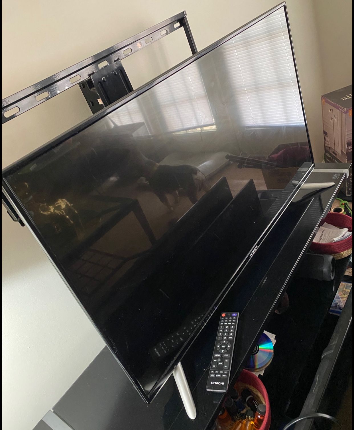 Hitachi Roku 43”