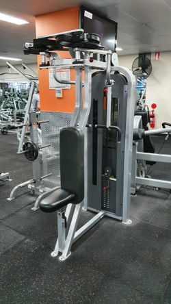 Startrack Pec Fly Rear Delt