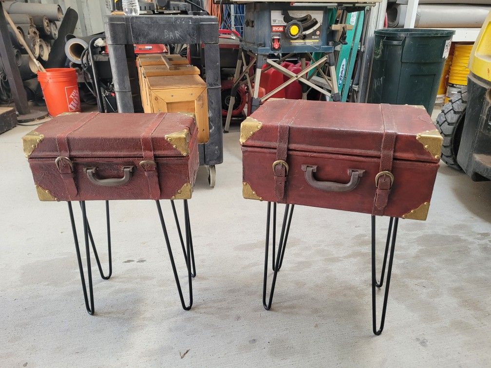 2 matching suitcase tables