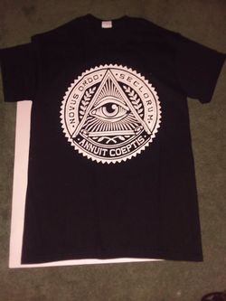Illuminati black T-shirt med